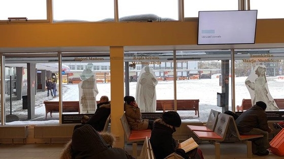 Ackermanni kujude röntgenfotod on nüüd uudistamiseks Tallinna Bussijaamas