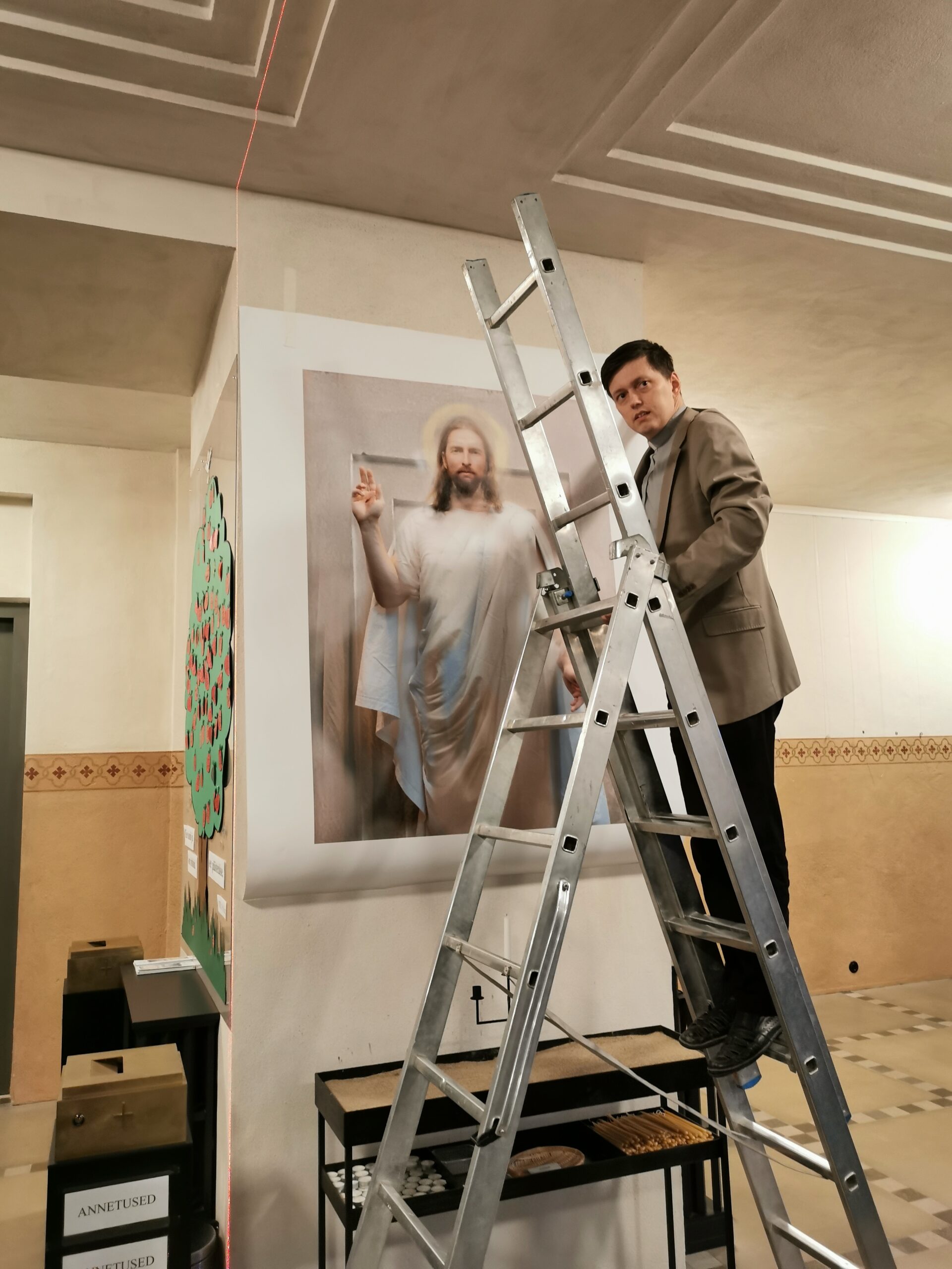 Tartu Pauluse kiriku maalide valmimisest vändatakse filmi