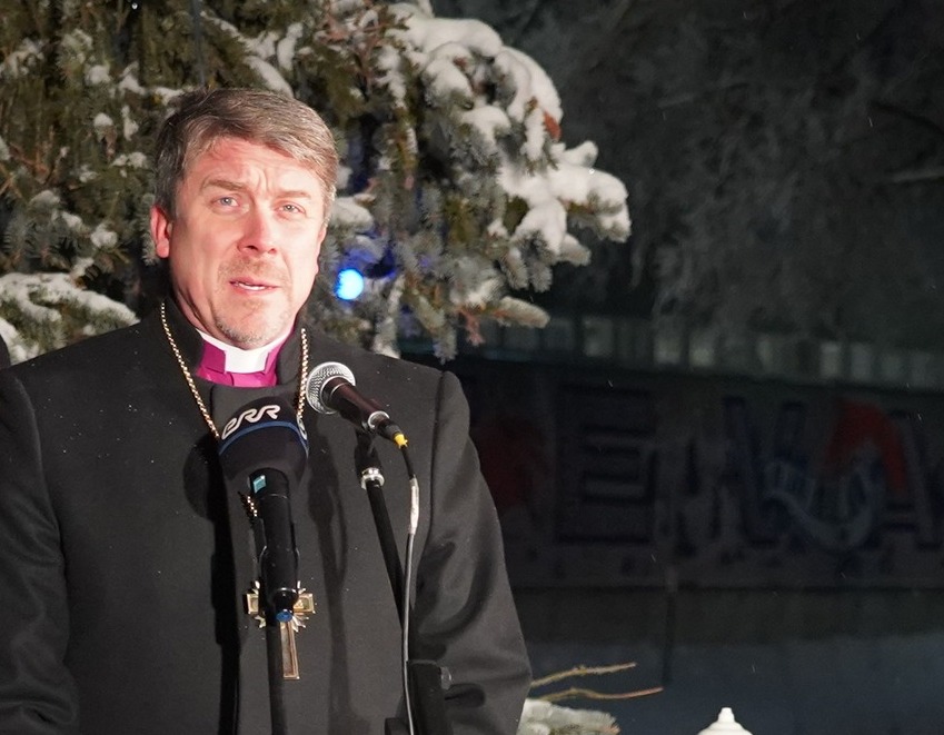 Peapiiskop Urmas Viilma kuulutas Jõgeval välja jõulurahu kogu Eestile