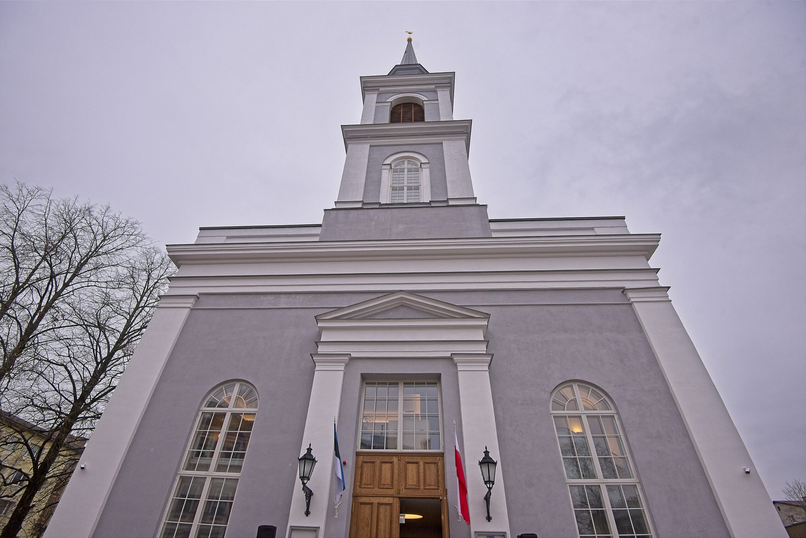 Tartu Maarja kirikusse jõuab tagasi vahepeal Paistu kiriku tornis helisenud teraskell; Paistu saab asemele lausa kolm kella