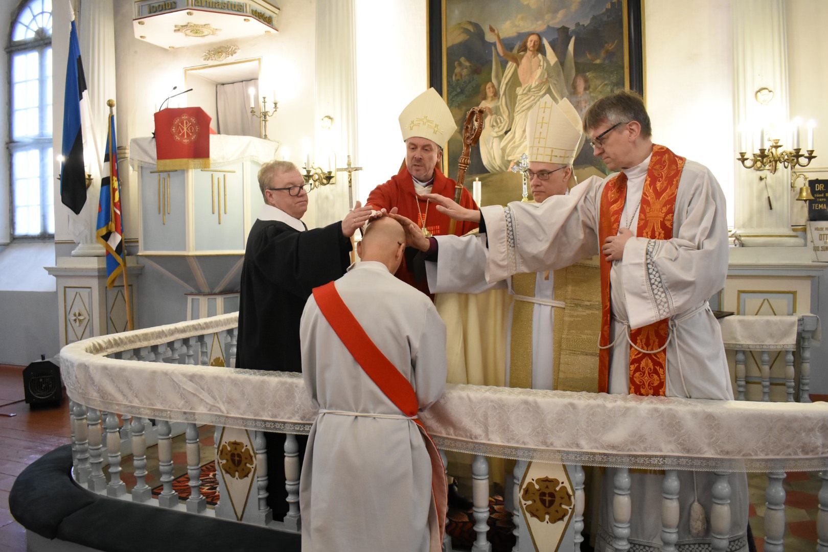 Markusepäeval (25.04) toimus Põlva kirikus Võru praostkonna sinodi avajumalateenistus, kus peapiiskop Urmas Viilma seadis diakon Urmas Kooritsa Põlva koguduse d