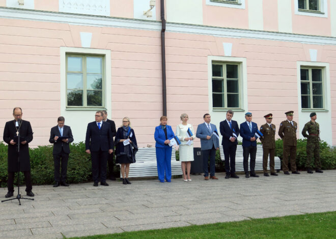 Piiskop Ove Sander pidas lipupäeva kõne Toompeal