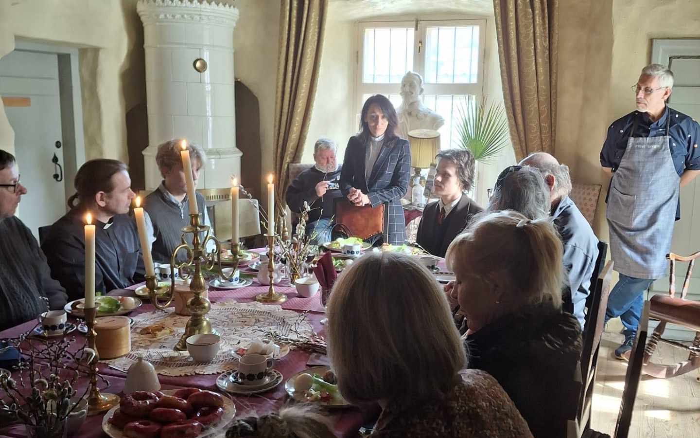 Haapsalu lastekiriku lapsed esinesid näidendiga Tallinna Rootsi-Mihkli koguduses