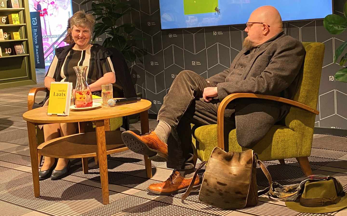 Annika Laats esitles Tallinnas oma uut raamatut „Usk ja umbusk“