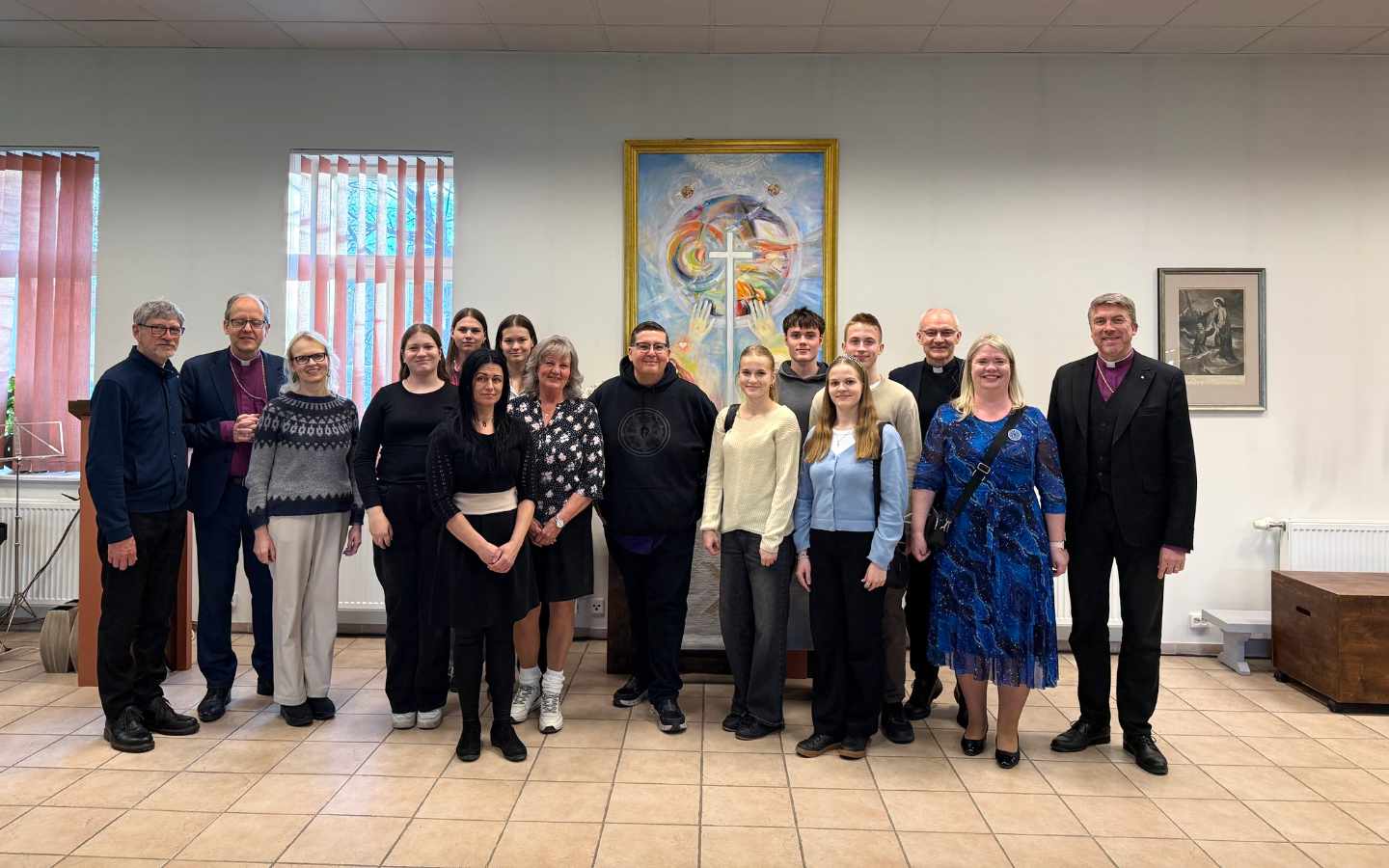 Noorte Alfa noored kohtusid jüripäeva õhtul Kuressaares Austraalia ja Uus-Meremaa luterliku piiskopiga