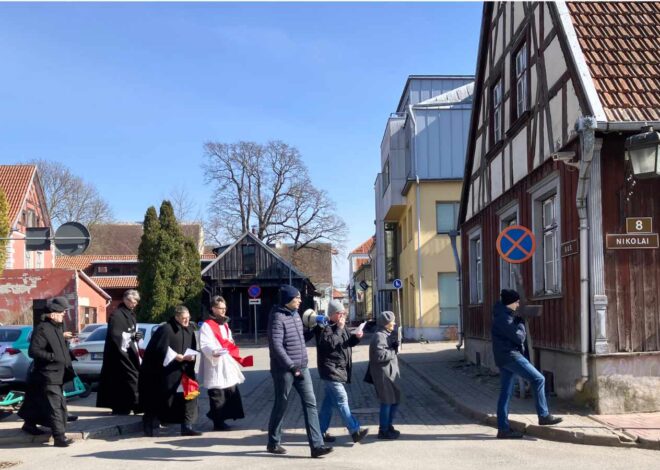 Suurel reedel palvetati ristiteedel üle Eesti maa, rahva ja abivajajate eest