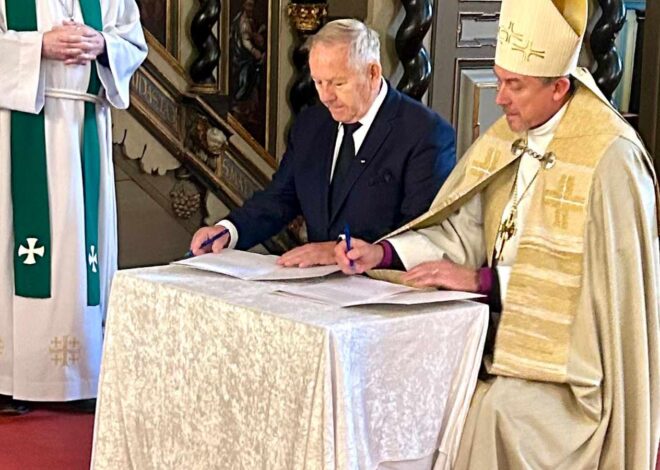 20. Augusti Klubi ja Eesti Kirikute Nõukogu allkirjastasid ühisavalduse