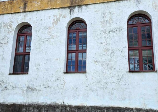 Põlva Maarja kiriku kaks järvepoolset akent on restaureeritud