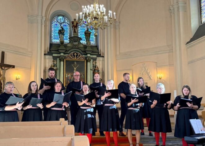 Rapla kiriku 125. aastapäeva tähistati piiskopliku jumalateenistusega