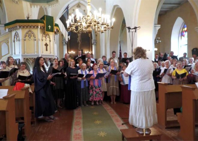 Võru praostkonna laulupäev Urvastes on järelvaadatav