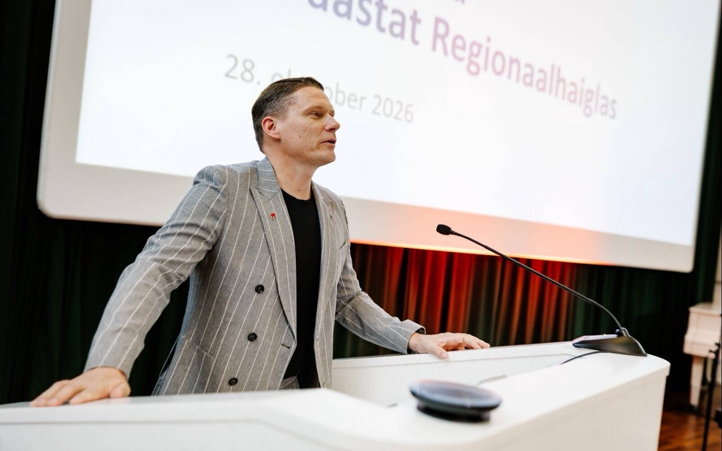 Piiskop Ove Sander tänas Regionaalhaiglast lahkuvat Agris Peedut hingehoiu toetamise eest