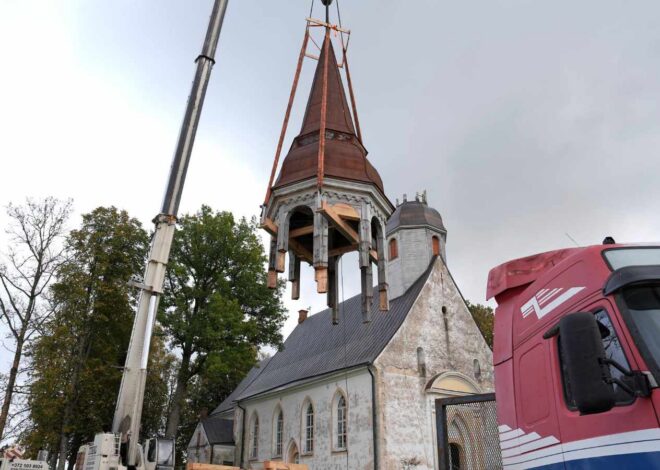 Sangaste kiriku tornikukk toodi alla, tornikuul avatakse 18. oktoobril