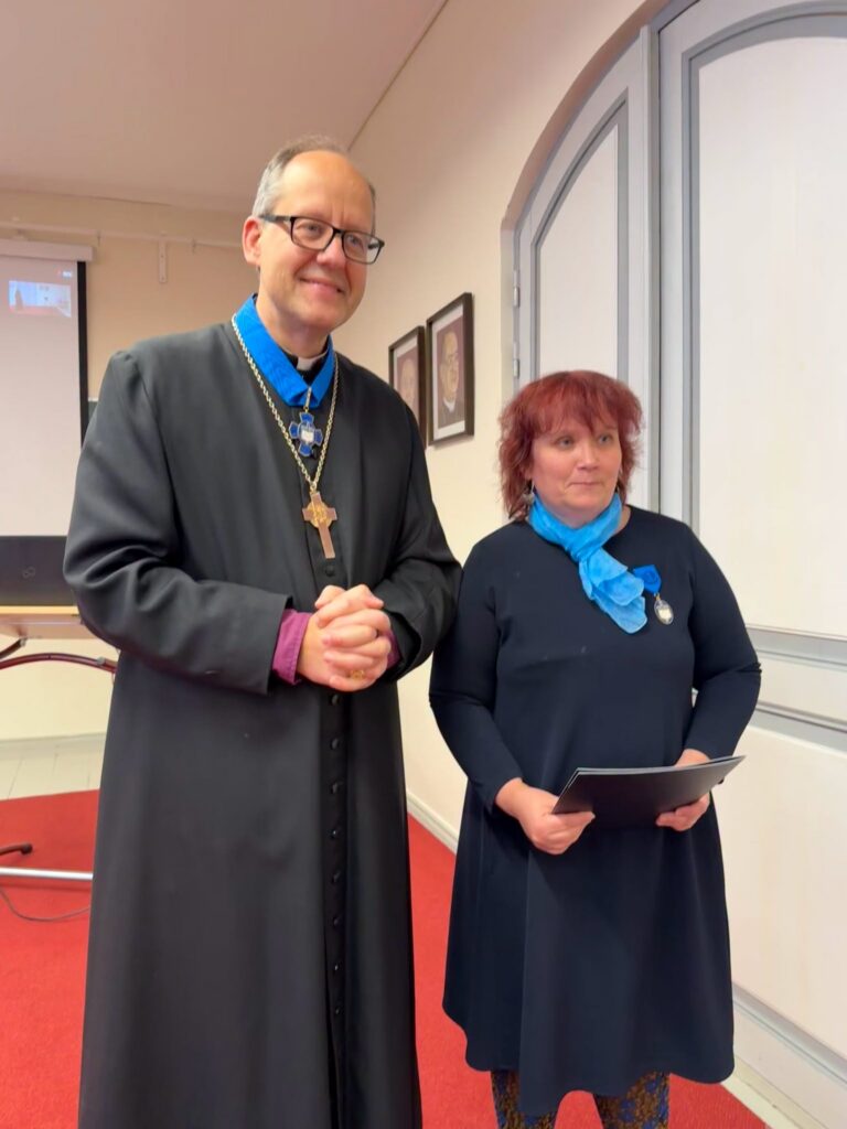 EELK Usuteaduse Instituudi tänumärgi sai instituudi täiendusõppe osakonna juhataja õpetaja Kerstin Kask