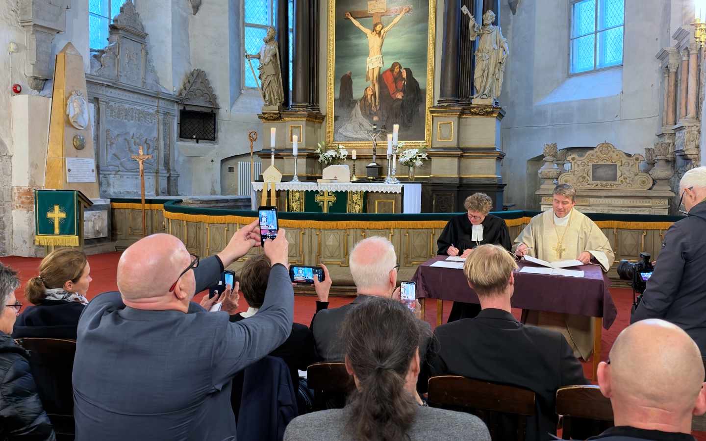 EELK ja Kurhessen-Waldecki kirik tähistasid 25 aastat partnerlust ja pikendasid koostöökokkulepet