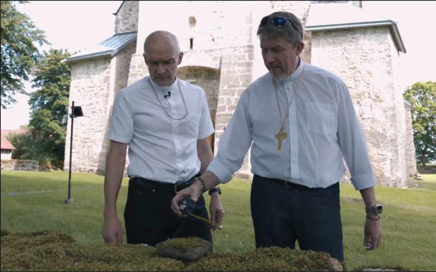 Tartu Pastoraadi viienda kivi tõi peapiiskop Urmas Viilma Saaremaalt