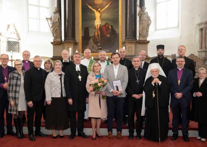 Valitud president Ülle Madise osales lõikustänupüha oikumeenilisel missal toomkirikus